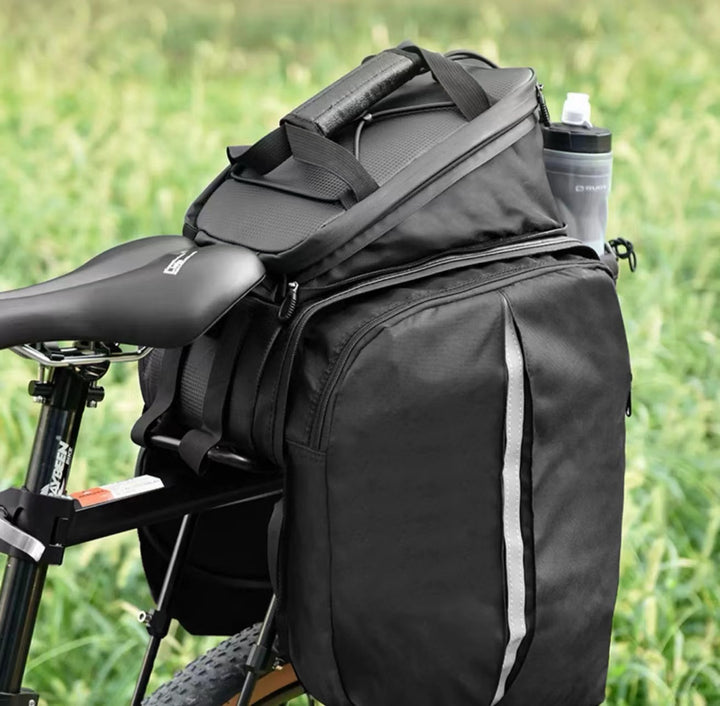 The top of the bag has a raised zipper. After opening the zipper, you can increase the top height and increase storage space. 